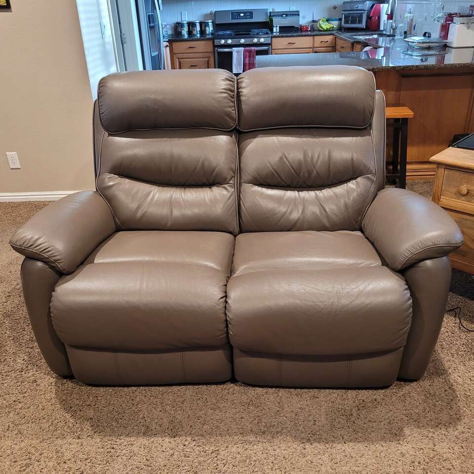 Find reclining loveseat For Sale | ksl.com