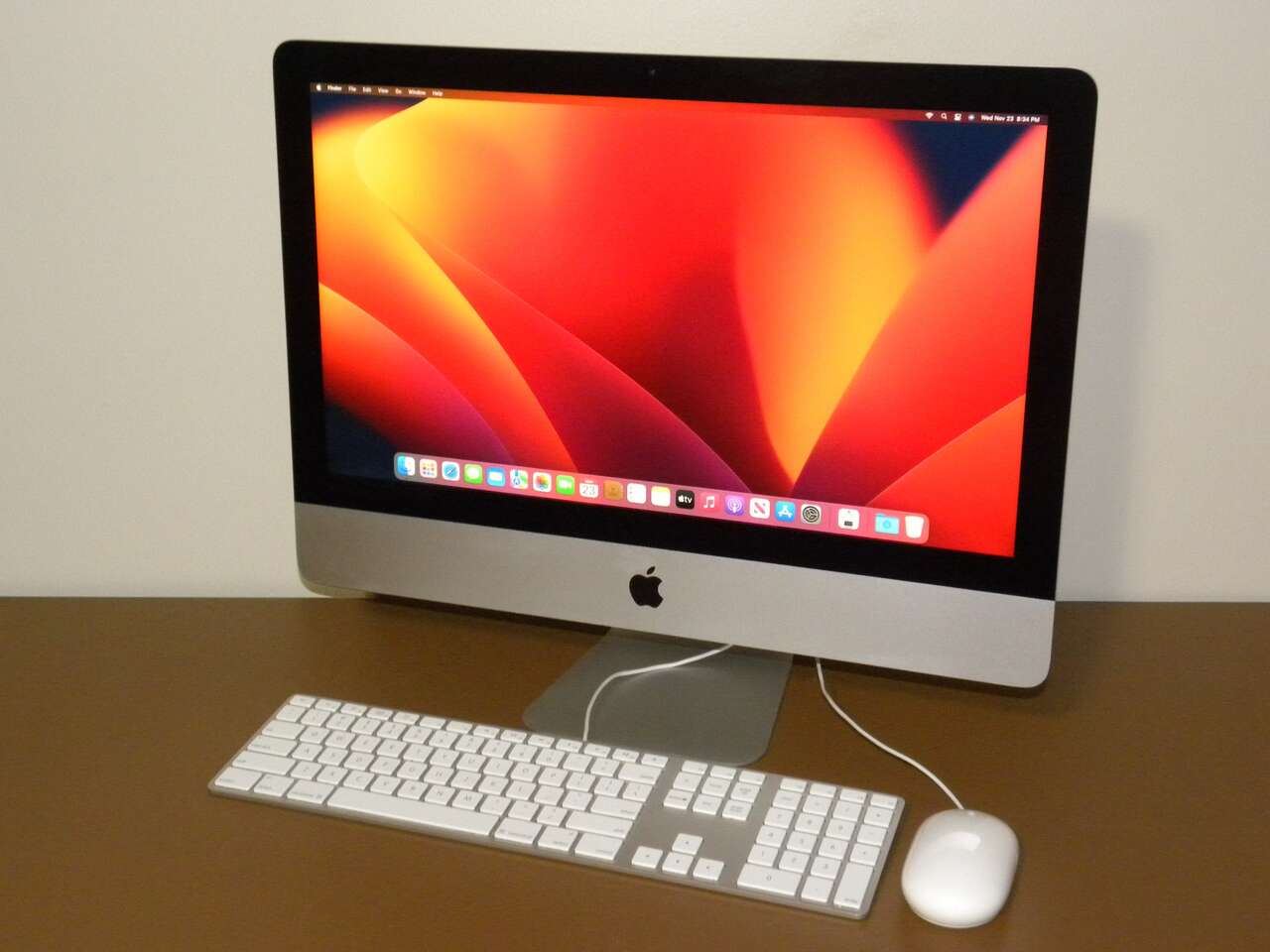 Apple iMac 21.5” Mid 2017 i5 2.3GHz 1TB 16GB