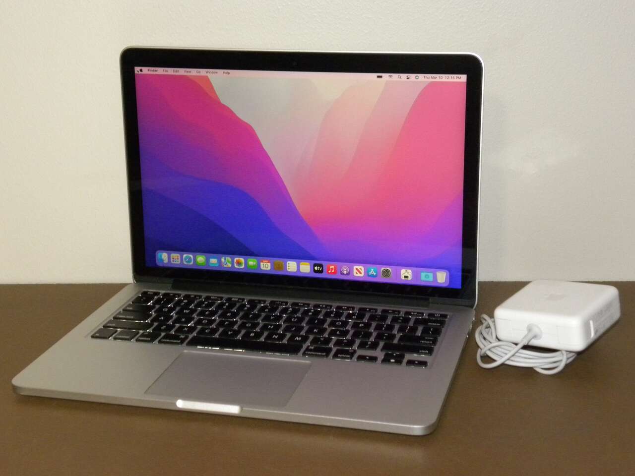 Apple Macbook Pro 13” Early 2015 i5 2.7GHz 256GB 8GB