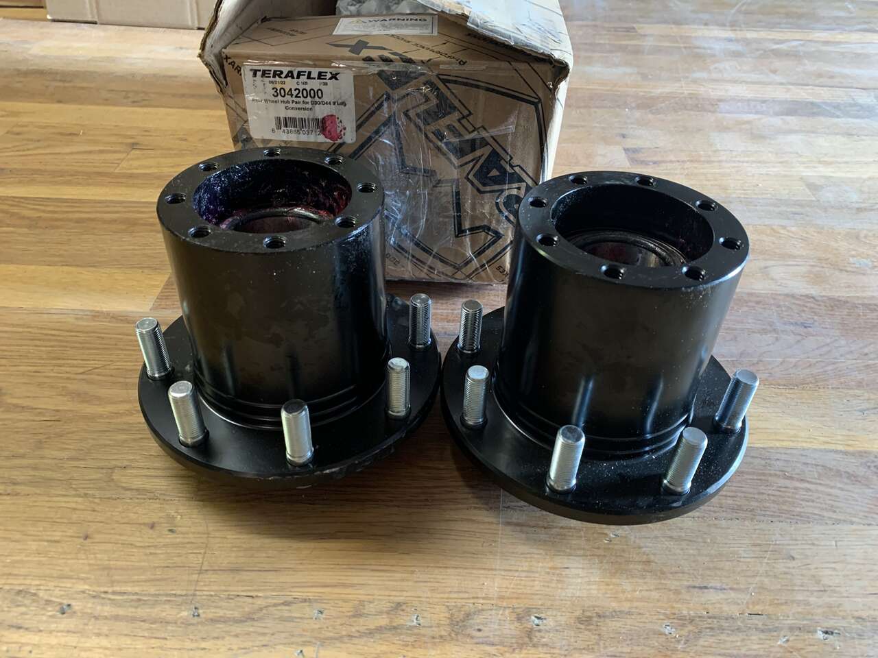 Teraflex 3042000 Rear Wheel Hub Pair for D30/D44 8 Lug Conversion JK Jeep Wrangler