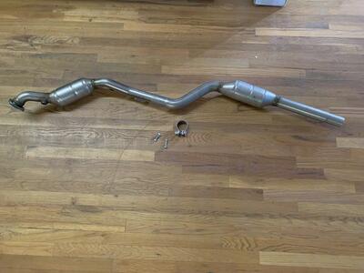 MagnaFlow 24036 for 2001-2002 Mercedes-Benz E430 Direct-Fit Catalytic Converter Magna Flow 24036