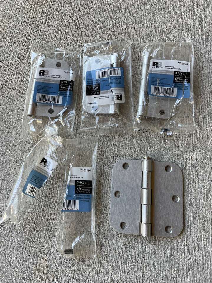 3-1/2 Brushed Nickle Himges (4)