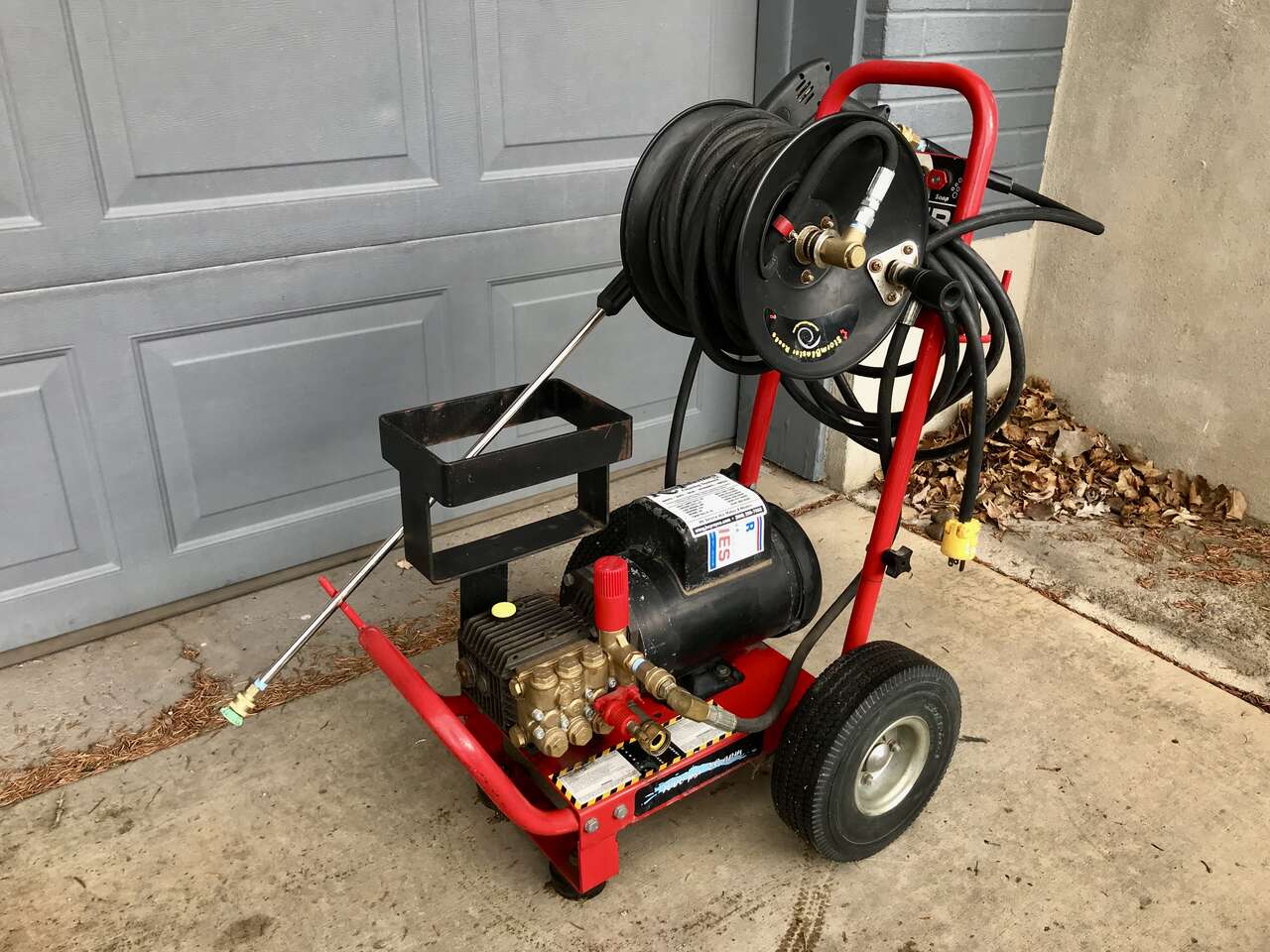 Industrial Storm 1000 psi 2 Gpm Pressure Washer