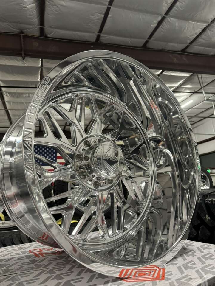 NEW 24x14 Amani Forged balatas 8x170