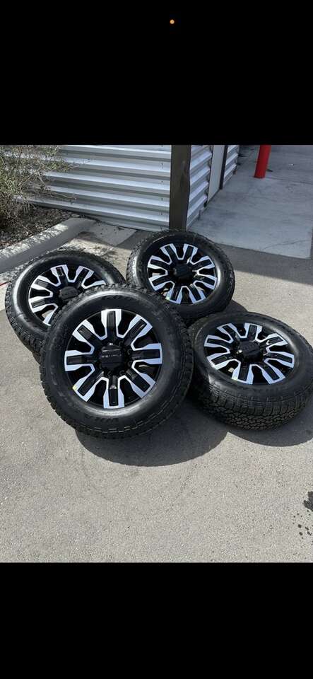 NEW 2025 Gmc Denali 3500 OEM 20in Wheels/275/65/20