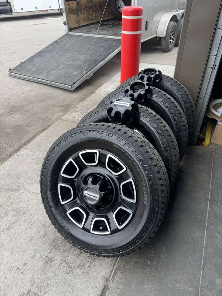 new 2024 F350 Superduty Takeoff Wheels/tires