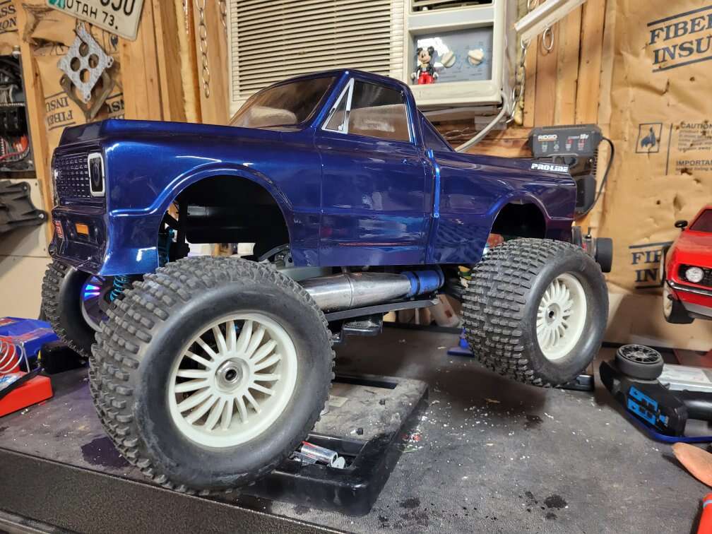 1/8 Scale Nitro 4X4 Duratrax Like New