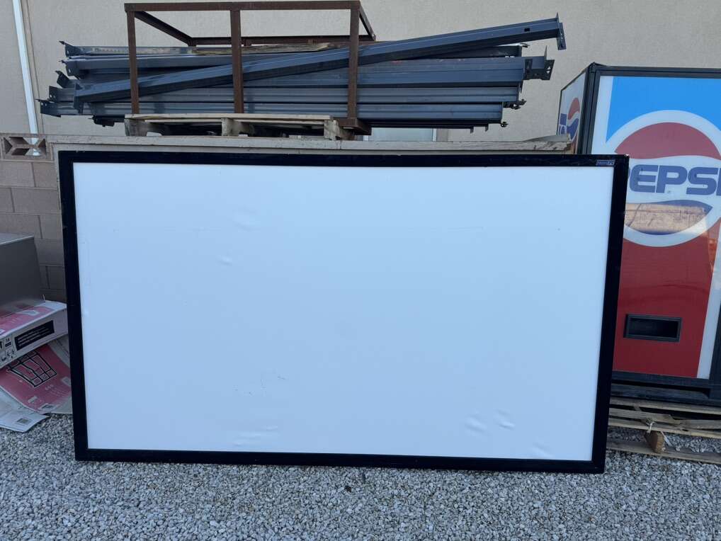 Vutec Movie Theater Screen 100 X 58