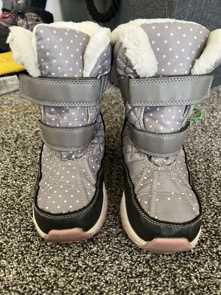 Girl Size 2 Snow Boots Winter Boots Gray Pink Who