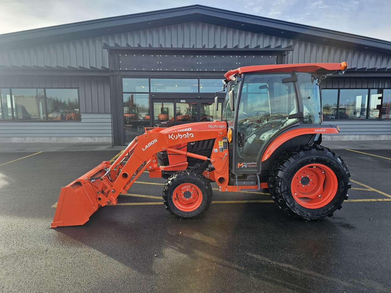 Kubota 3560HSTC Limited Tractor