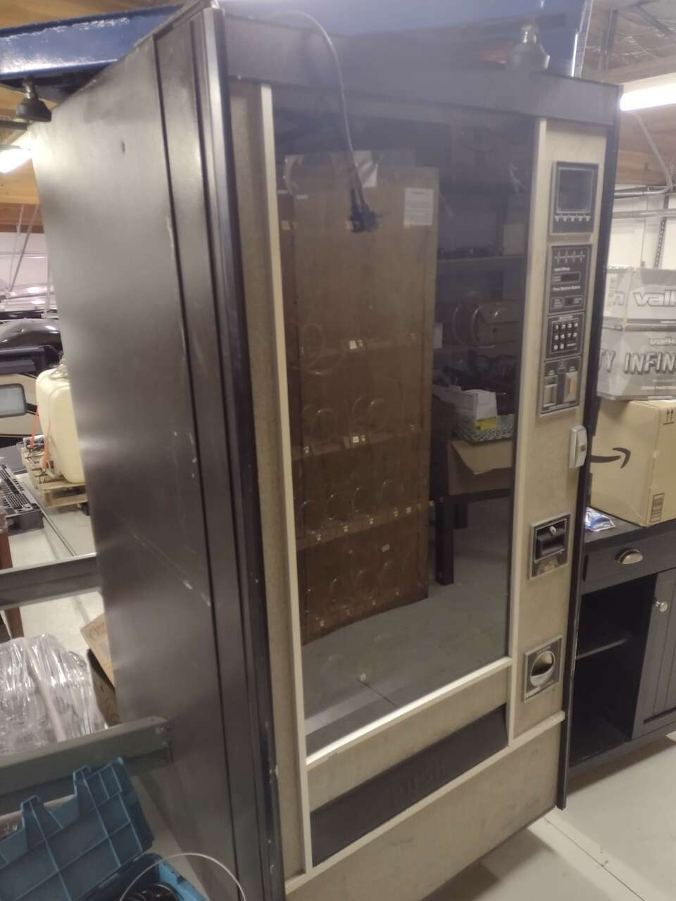 Large snack vending machine with bil… Appliances