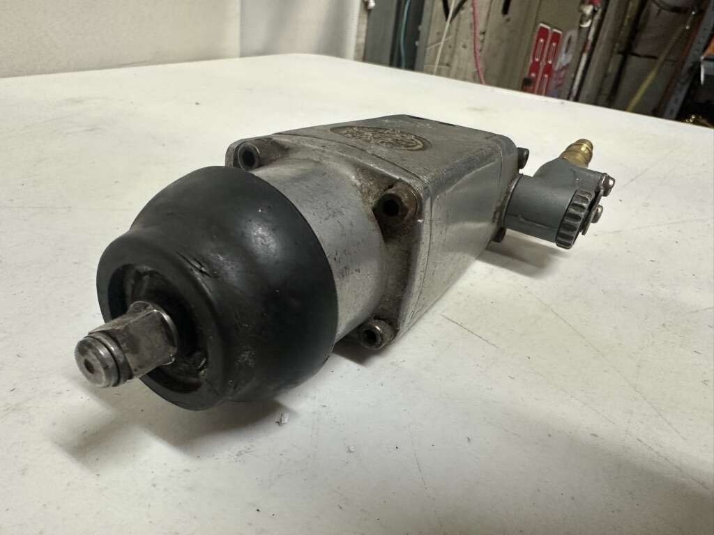 Astro Pneumatic 136SX 3/8 Butterfly Impact Wrench