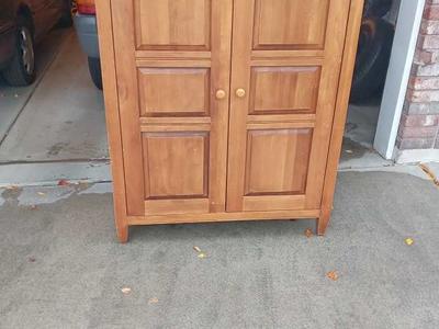 Entertainment Center / Media cabinet - 801-441-8632