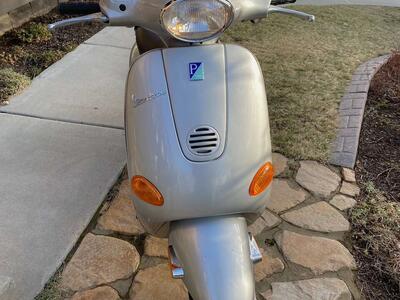 Vespa ET4 150cc Scooter