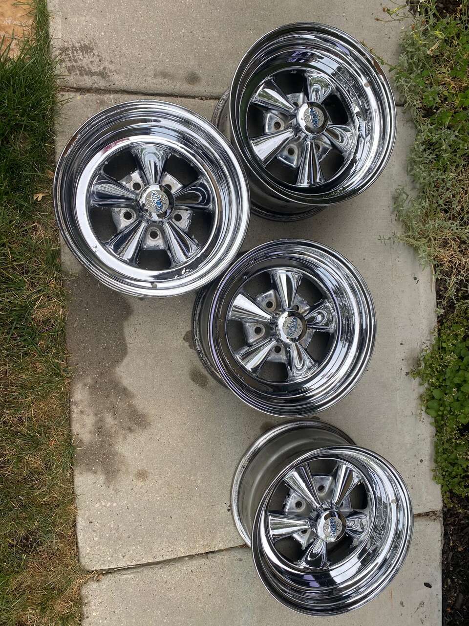 Vintage Cragar SS - 5 Bolt Pattern  15" x 8" Wheels