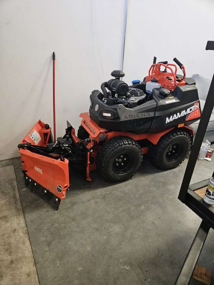 Mammoth 850 only 8.3hrs on it!