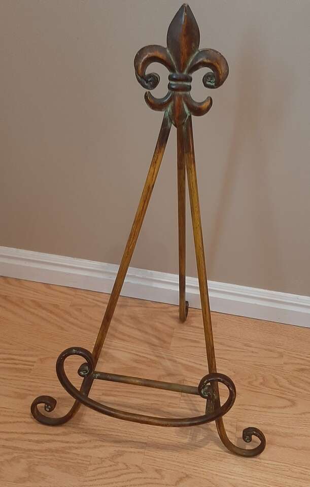 27 inch Fleur de lis Table Floor Metal Easel Stand