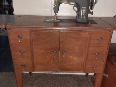 117. Kenmore Sewing Machine 1930s-40s Wood Cabinet