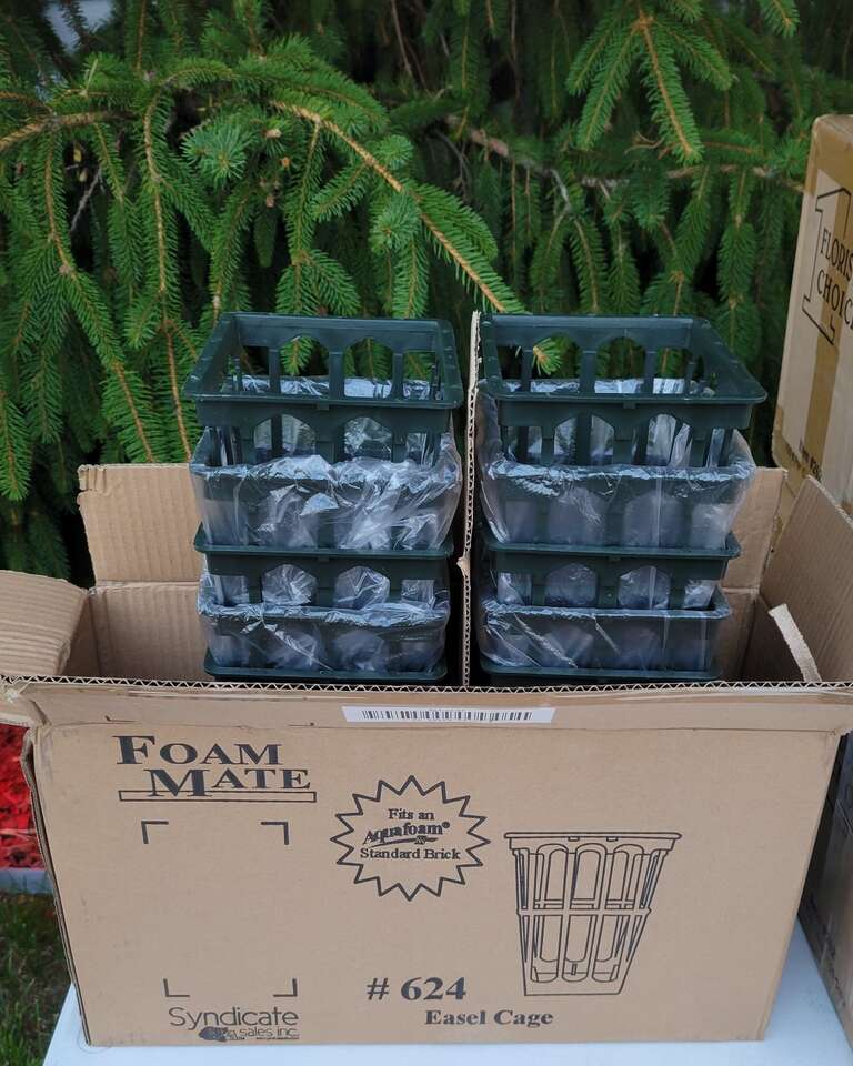 Easel Cage for Aqua foam 12 Pk