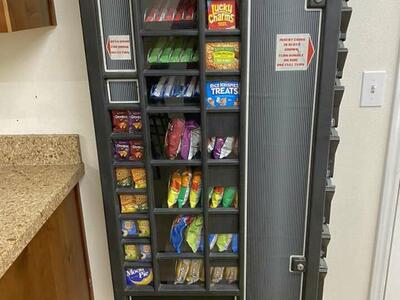 9 Choice Snack Vending Machine