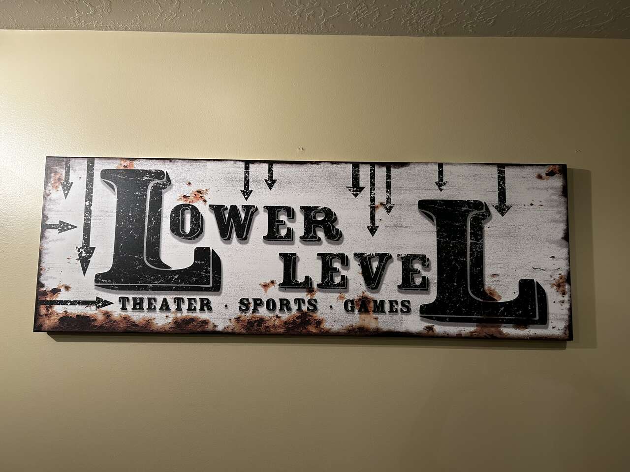 gaming room canvas