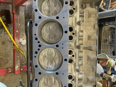 Reman 5.7 Marine Engine