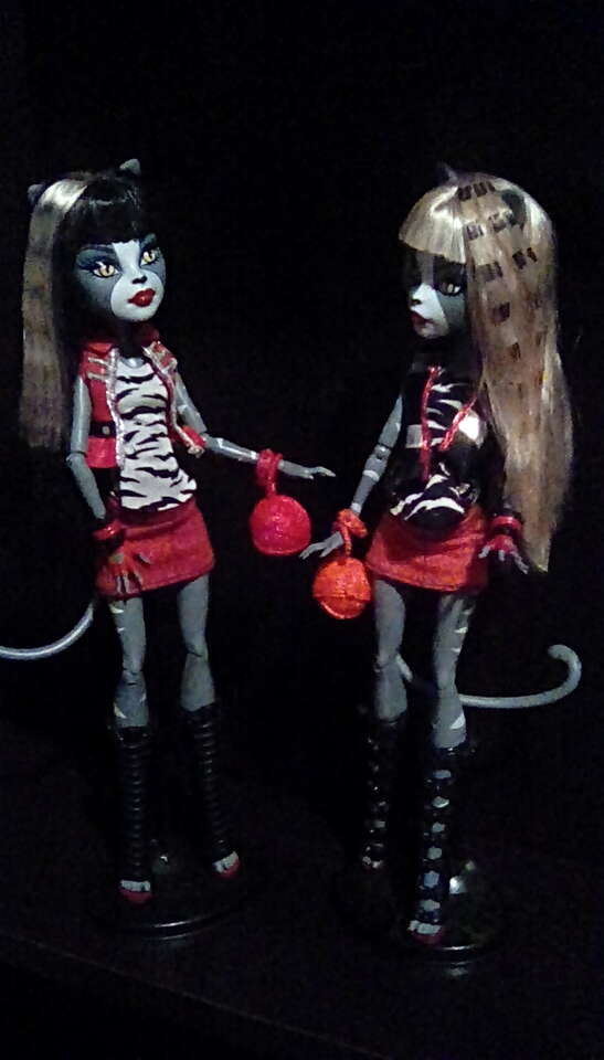 Monster High dolls meowlody & pursephone exclusive werecat original