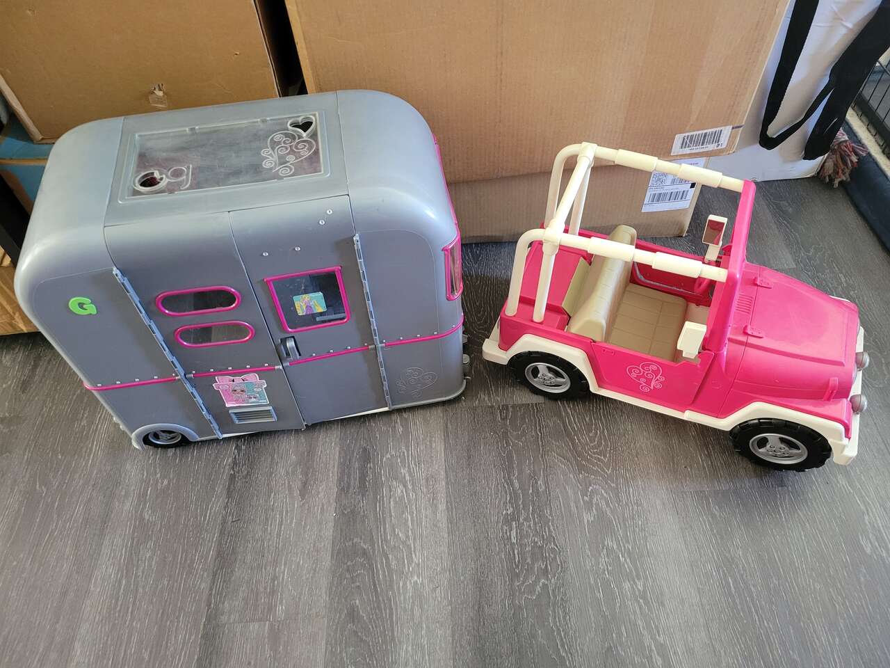 Our generation / American girls Rv Camper trailer with pink jeep