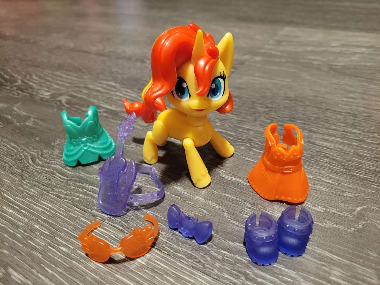 MY LITTLE PONY Smashin Fashion Sunset Shimmer Figure