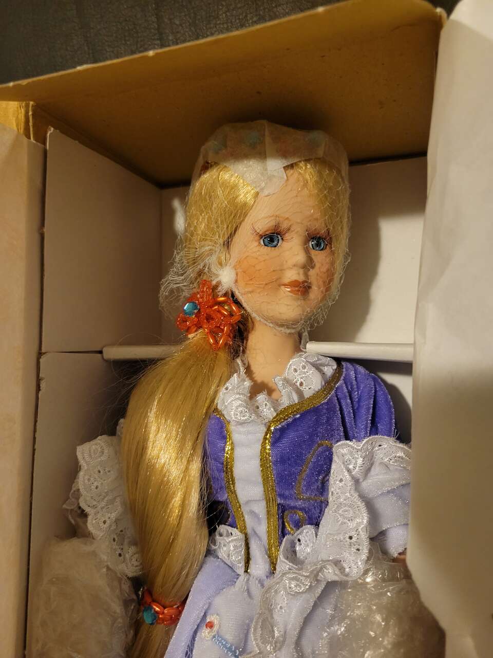 Rapunzel Porcelain Doll Brand New Disney Doll Signature Heritage Collection Rare