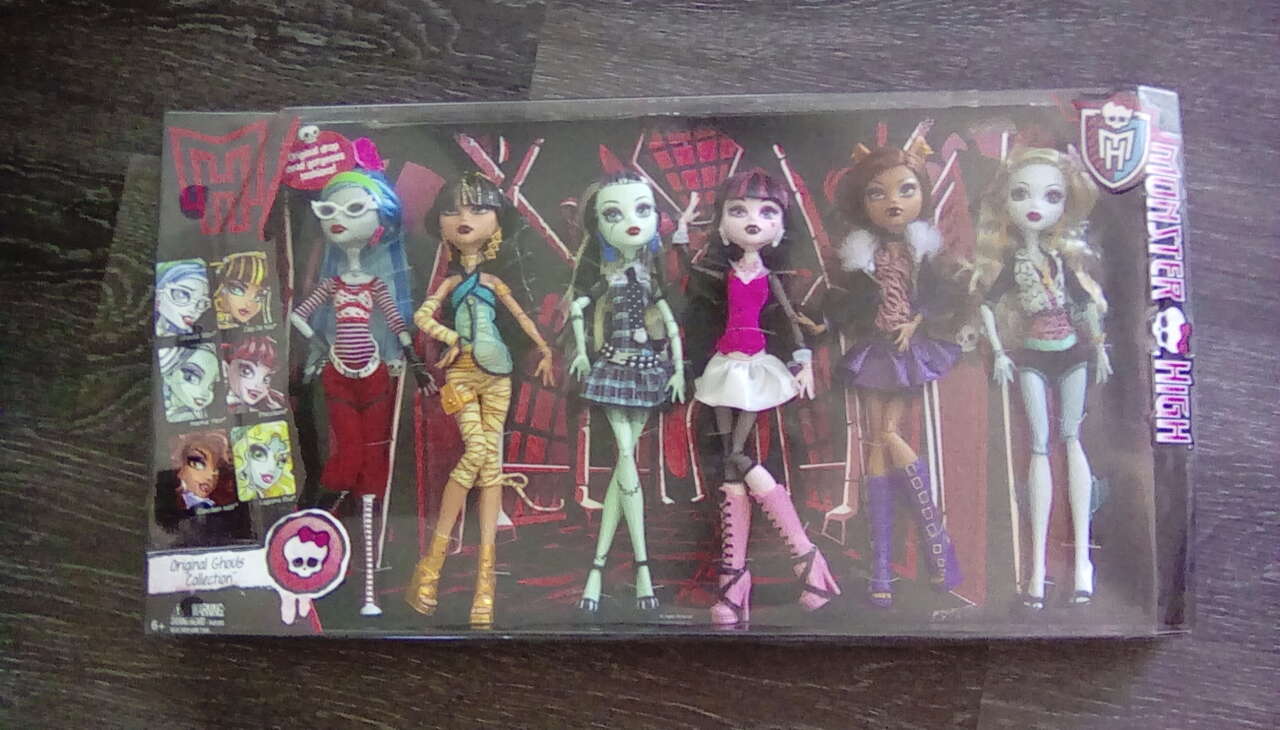 Monster High Barbie dolls the Original Ghouls Collection (6 pack) Ghoulia, Cleo, Frankie, Draculaura, Clawdeen, Lagoona