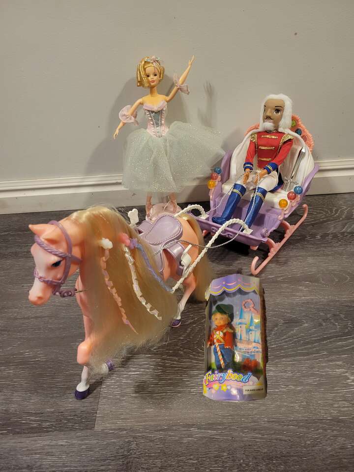 Barbie Nutcracker, Marzipan, tommy, and The Candy Sleigh Mattel Horse Carriage Rare