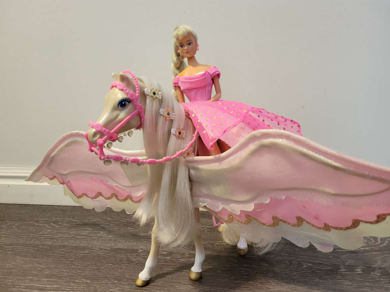 BARBIE RAINBOW HORSE with wings, Pegasus