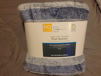 Blue Full/Queen Mainstay super sofet PLUSH BLANKET