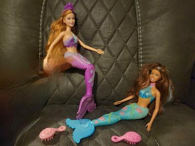 2 BARBIE Splash & Style Mermaid Doll purple and blue, with 2 brushes