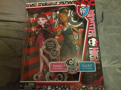 Monster High Music Festival Barbie doll SET NEW IN BOX Clawd Wolf- Son of the WereWolf And Draculaura- Daughter of Dracula