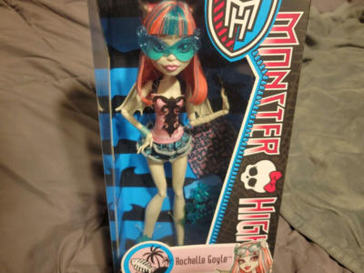 RARE Monster High Swim Class Rochelle Goyle JUSTICE Barbie Doll NEW IN BOX