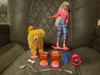 Barbie & Ginger Pet Dog Doll Set with skateboard, food, and more Accessories 1997