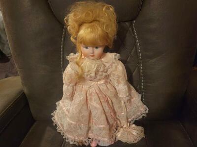 Vintage Porcelain China Doll Blond with peach color Dress with Purse / carry bag, Shoes, and Stand