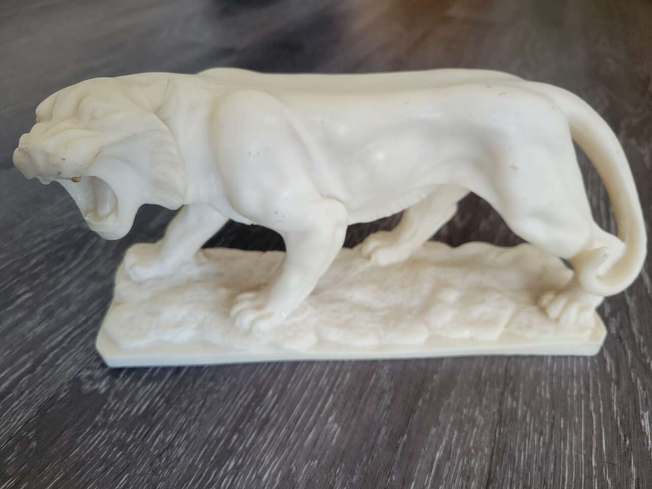 Vintage Sculpter Statue Figuring, Snarling Tiger
