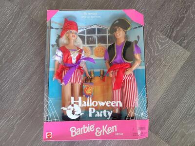 HALLOWEEN PARTY BARBIE & KEN DOLLS Set TARGET Special Edition