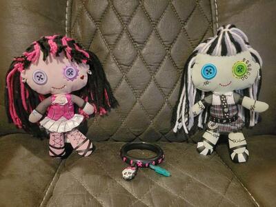 Monster High Friends Frankie Stein & Draculaura Plush / stuffed Dolls Set with Charm Bracelet