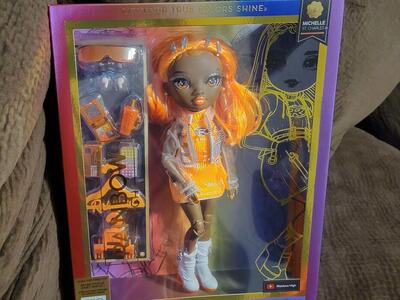 Rainbow High Let your true color shine Michelle ST. CHARLES Barbie Doll and Accessories Brand New In Box