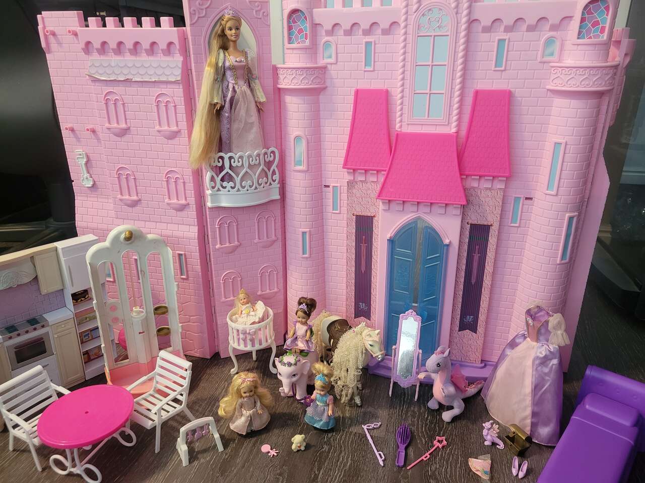 Princess Rapunzel Barbie Kelly Tommy Castle Doll House, Furniture, accessories, shower, horse, elephant, and dragons Penelope