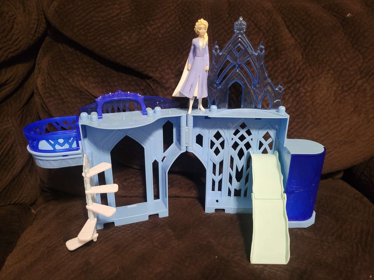 Disney Frozen Elsa doll and Ice castle