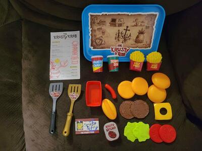 Spongebob SquarePants Kids Kitchen Krusty Crabs Playset, tray food drinks and spatulas plus menu