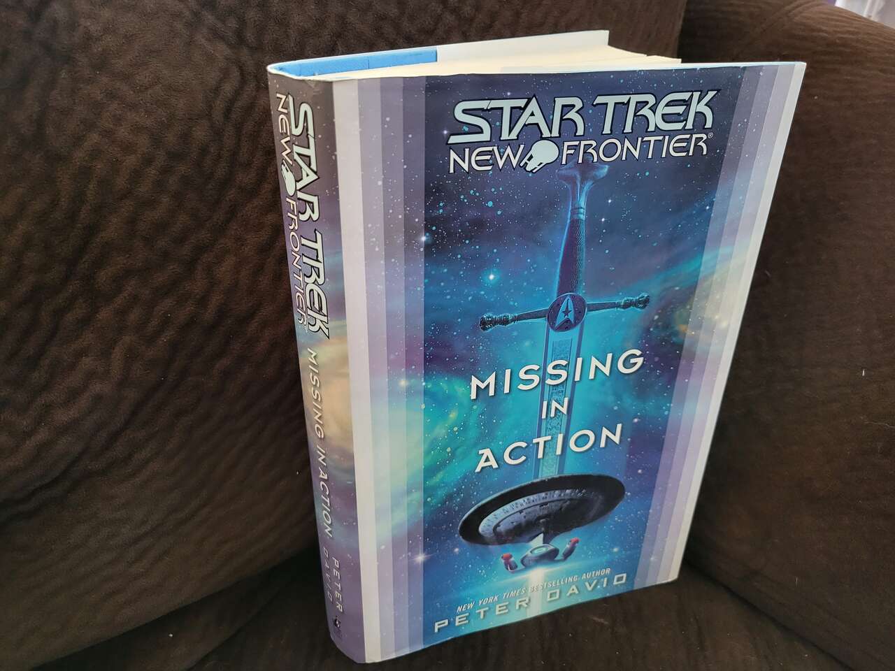 STAR TREK NEW FRONTIER  MISSING IN ACTION  HARDCOVER BOOK  PETER DAVID Like New