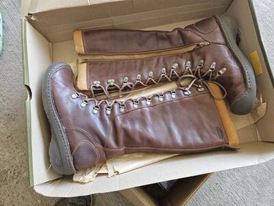 Keen Size 8 boots