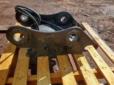 HYDRAULIC EXCAVATOR QUICK COUPLER