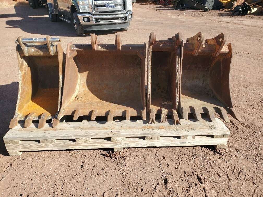BACKHOE / EXCAVATOR BUCKETS